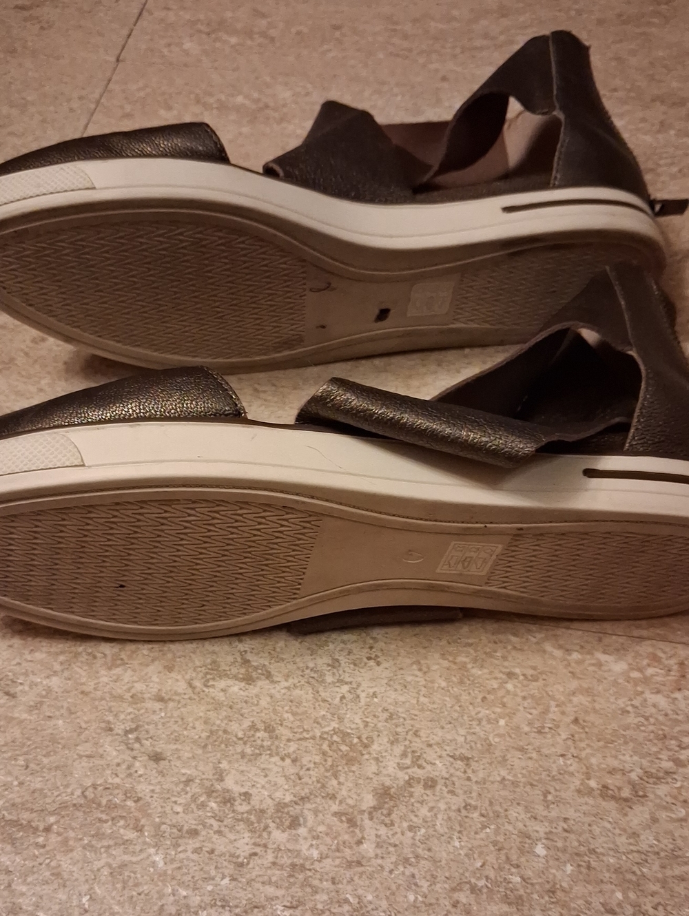 Eileen Fisher Metallic Bronze Cross-Strap Flats - Picture 3 of 4